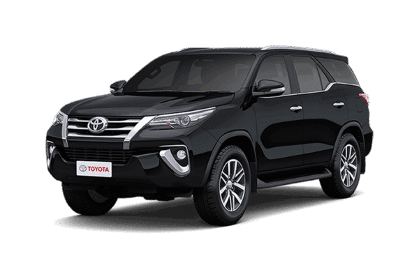Toyota Fortuner hitam tampak serong depan dan samping untuk layanan sewa mobil premium Bogor dengan driver profesional